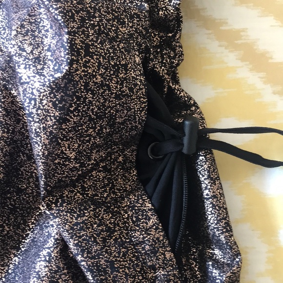 Fabletics top metallic bronzey copper tank top. EUC - Picture 11 of 11